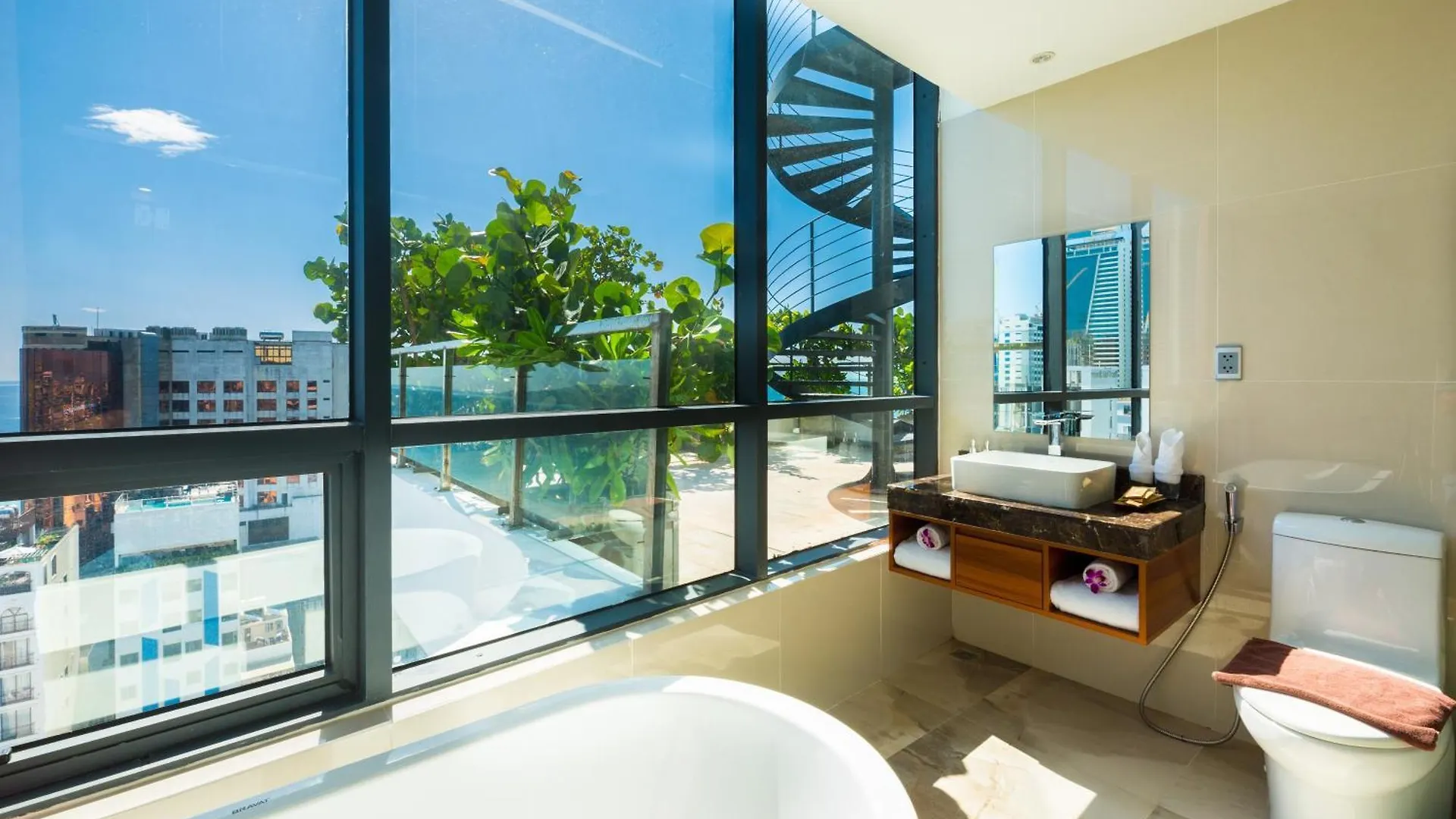 Avatar Hotel 3*, Da Nang